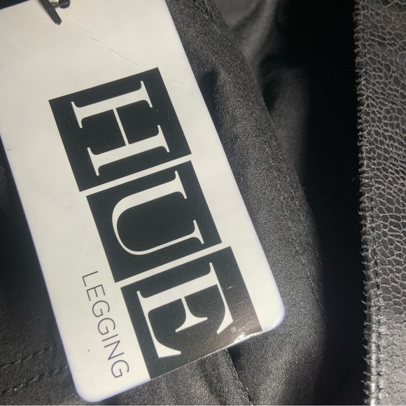 NWT Hue Black Reptile Python Leatherette Leggings size Small - Picture 4 of 11